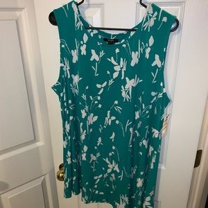NWT 3X Alfani Top- Floral Green